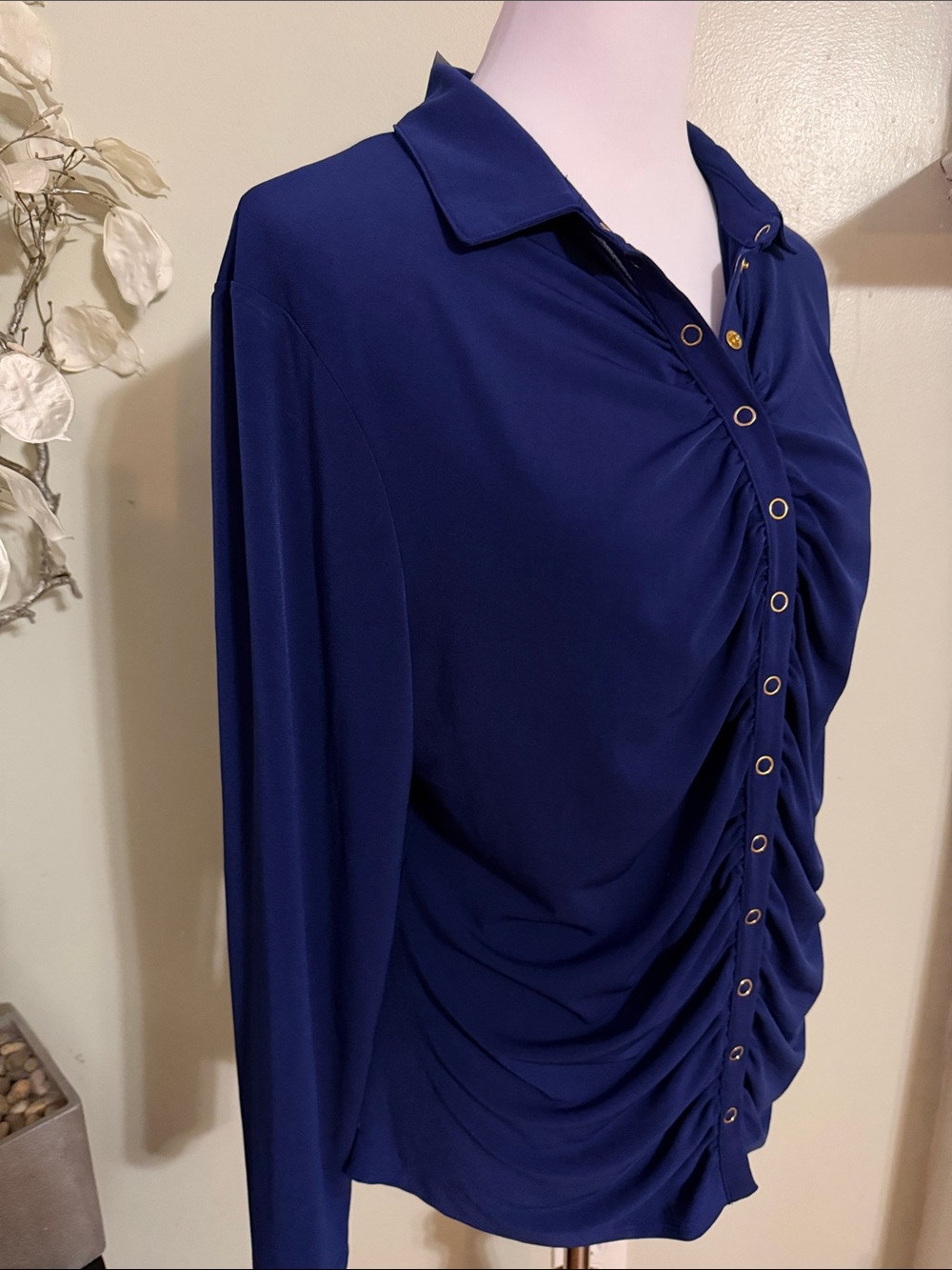 Navy Ruched Button-Front Long Sleeve Top - Picture 3 of 6